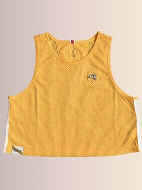 NEW Tracksmith Women's Fieldhouse Pinnie in Faded Marigold size Small